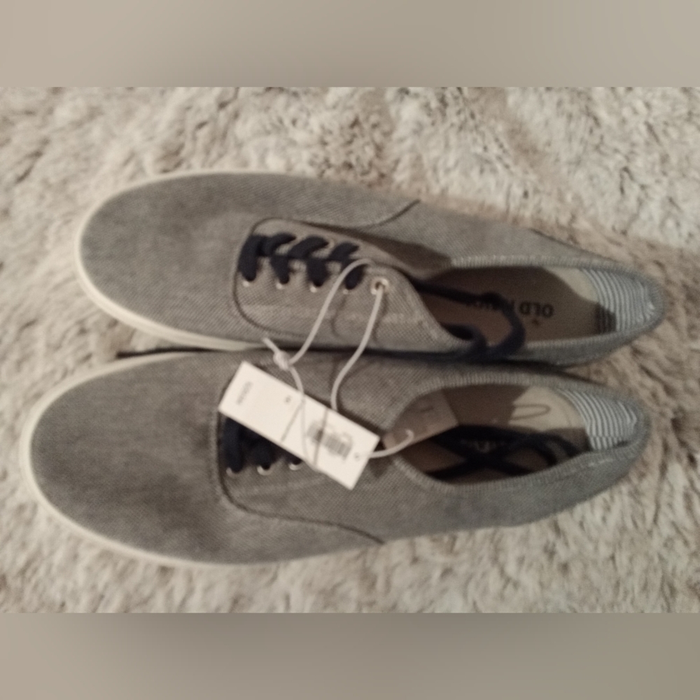 Gray slip ones
